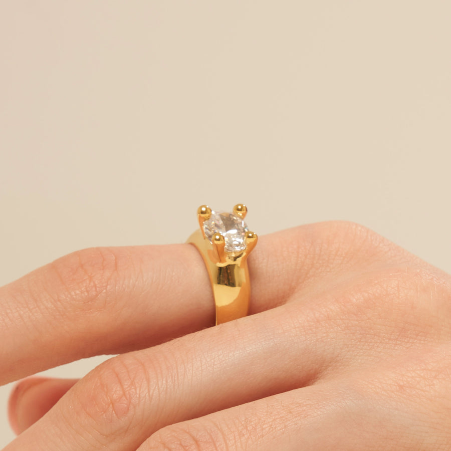 Mushroom Ring White: Gold