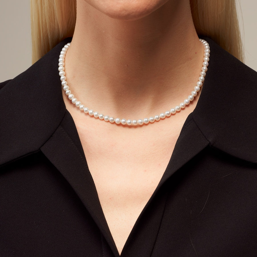 Classic Pearl Necklace