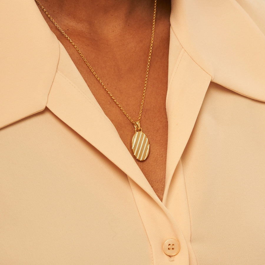 Lumiere Oval Necklace: Gold