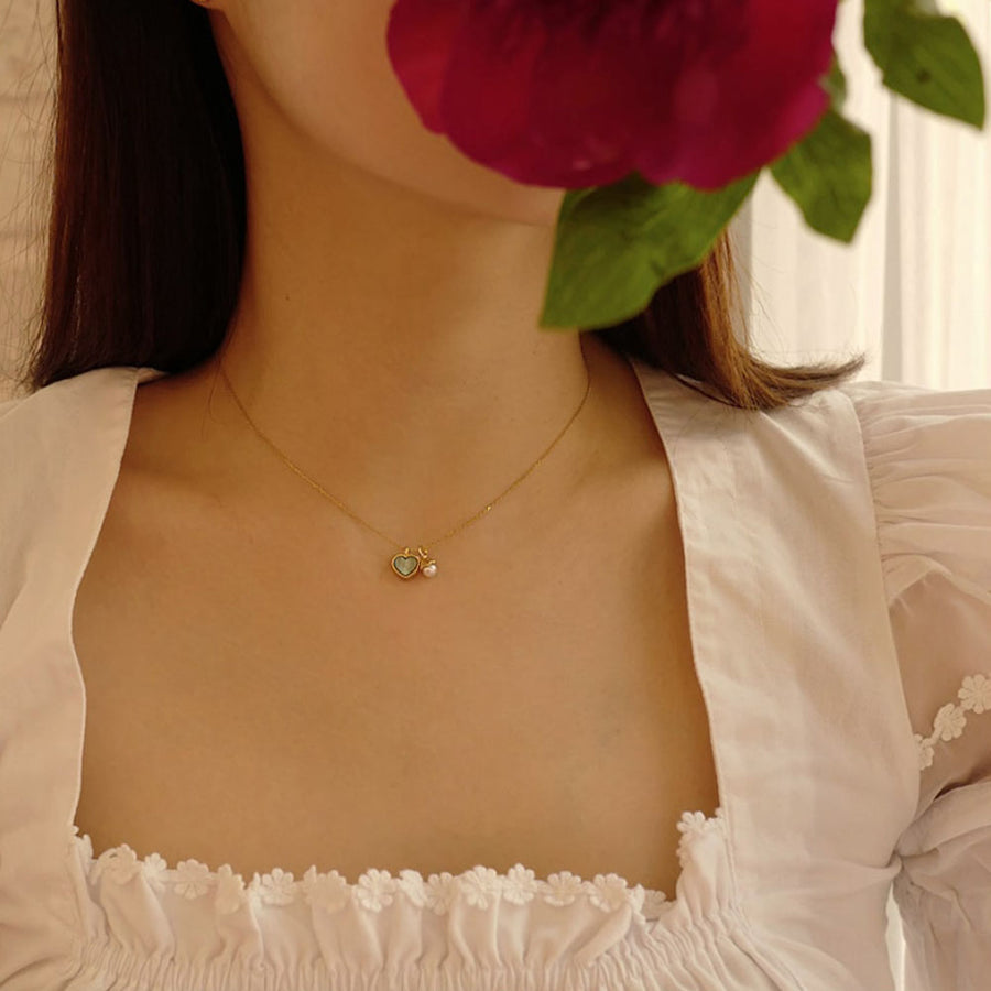 Alice Heart Pearl Necklace: Gold